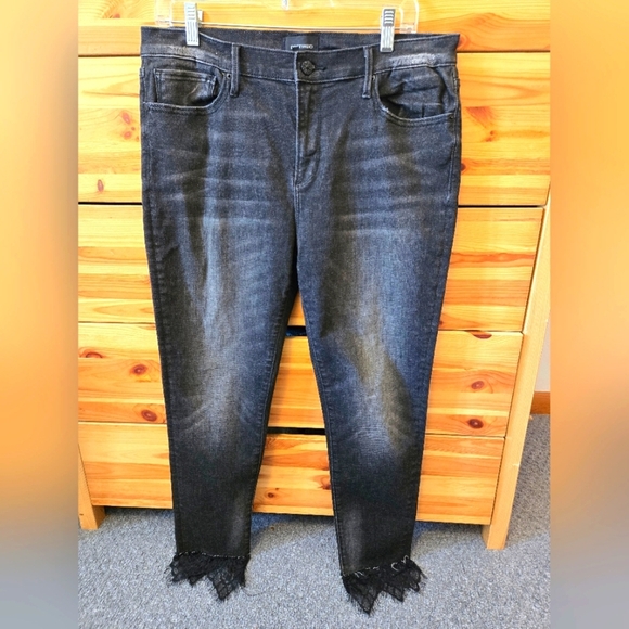 DRIFTWOOD Denim - DRIFTWOOD JACKIE FADED BLACK/GRAY LACY HEM JEANS. SIZE 32.